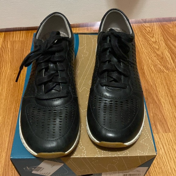Dansko perforated sneakers - Picture 1 of 5